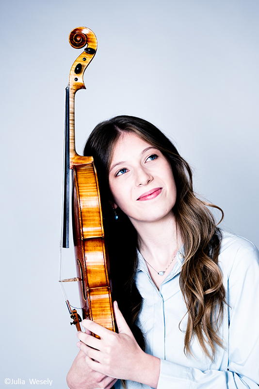 Portrait Christophe Pantillion mit Cello